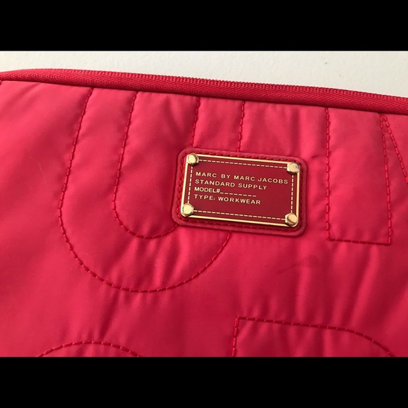 Marc by Marc Jacobs computer laptop case fits 13” - Picture 2 of 7